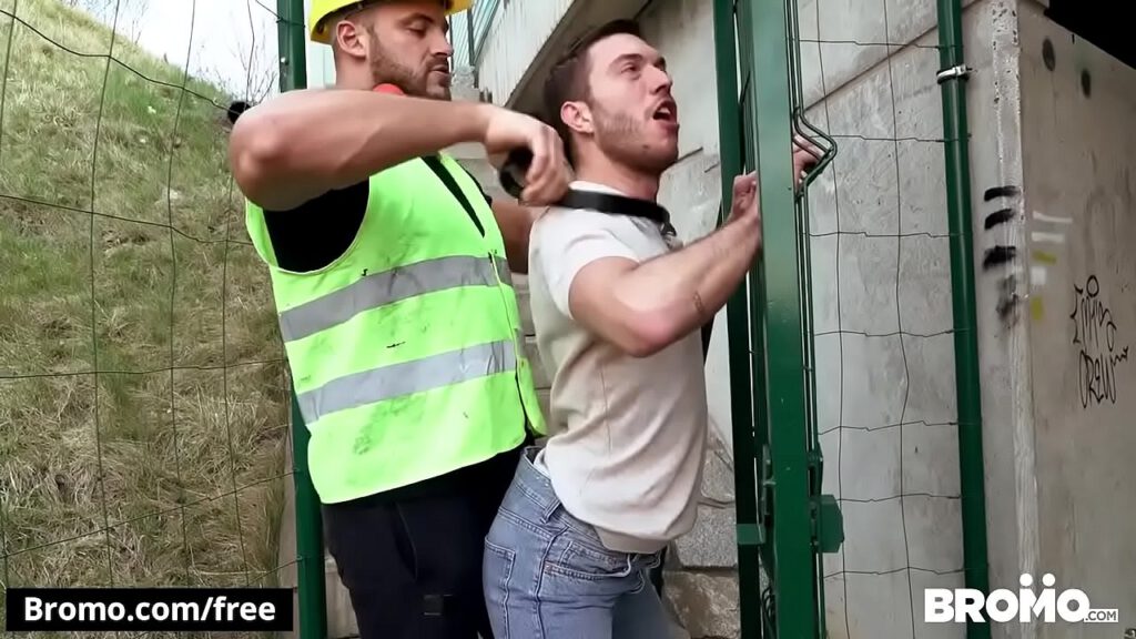 ดูคลิปโป๊หนุ่มเกย์เข้ามาชวนหนุ่มนั่งเหงายืนเย็ดตูดกันใต้สะพาน