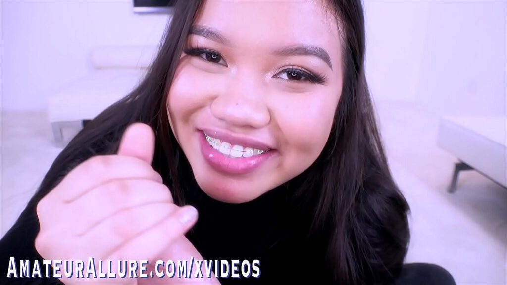 ดูหนังโป๊เคลานี่สาวน้อยผู้ที่ค้นพบของเล่นแสนสนุก ยิ้มล้าเลย