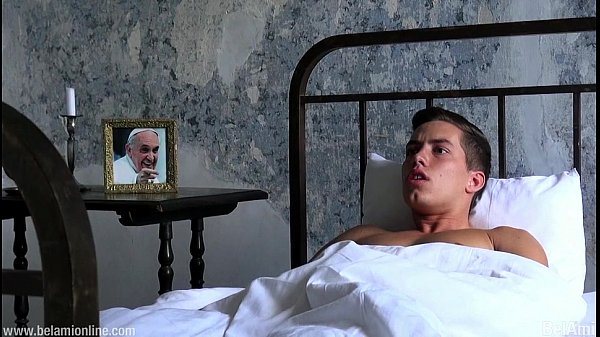 คลิปโป๊มาเที่ยวโบสถ์แต่ได้เสียวนอนชักควยช่วยตัวเองอย่างสุดเงี่ยน